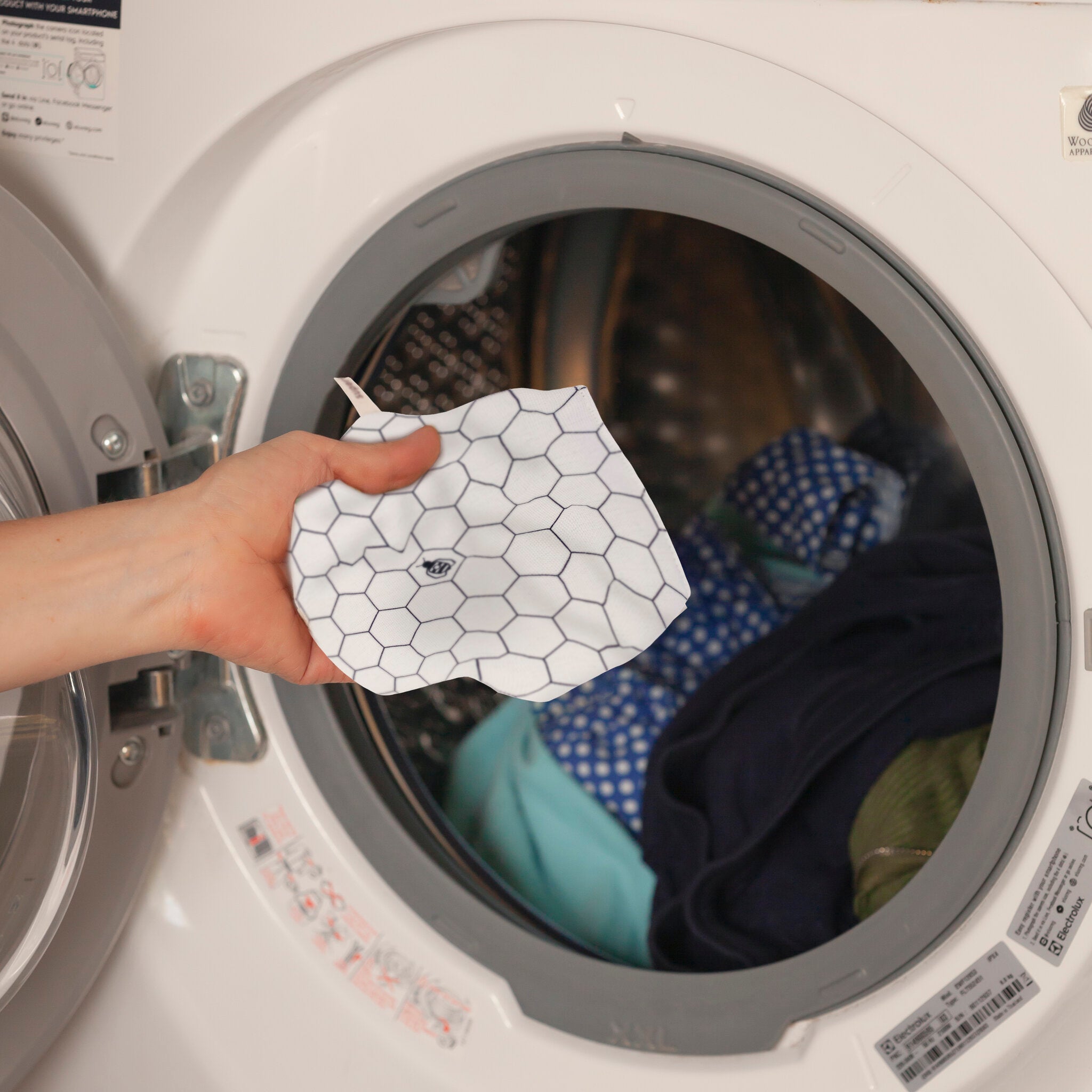 SuperBee Hexawash vs. Traditional Laundry Detergents: Discover the Best Laundry Detergent for Newborns, Sensitive Skin, Cost-Effective and Sustainable Solutions