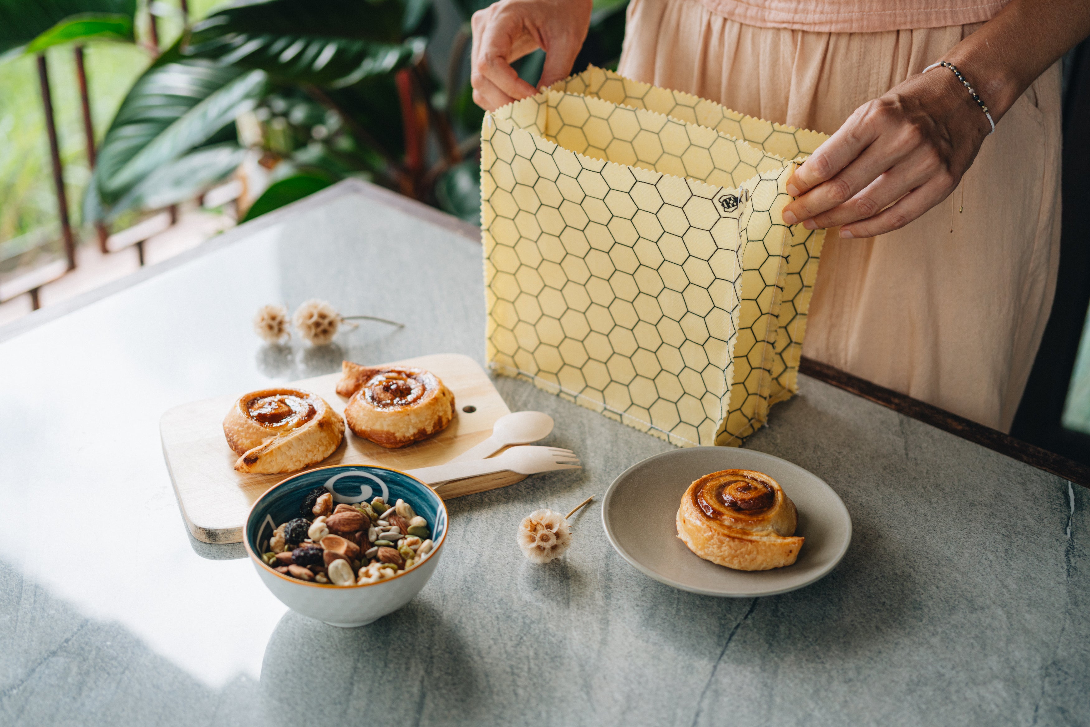 Beeswax Bread Bags Uses: Eco Storage Solution
